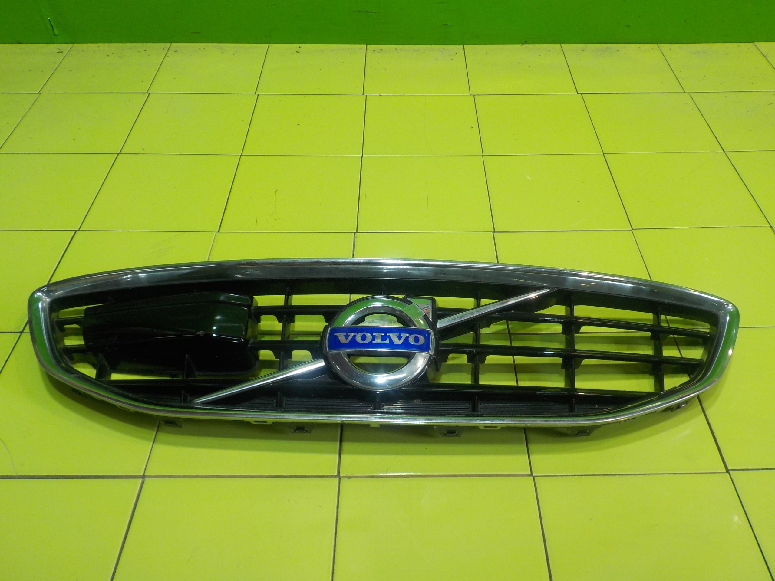 Kühlergrill Volvo 30 V40 FRONTGRILL 31301892 Kühlergitter