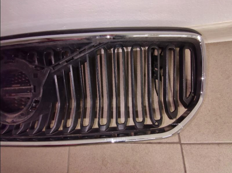 Kühlergrill Volvo XC40 I FRONTGRILL 83145734 Kühlergitter