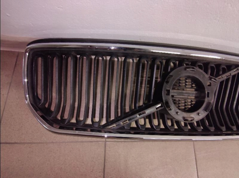 Kühlergrill Volvo XC40 I FRONTGRILL 83145734 Kühlergitter