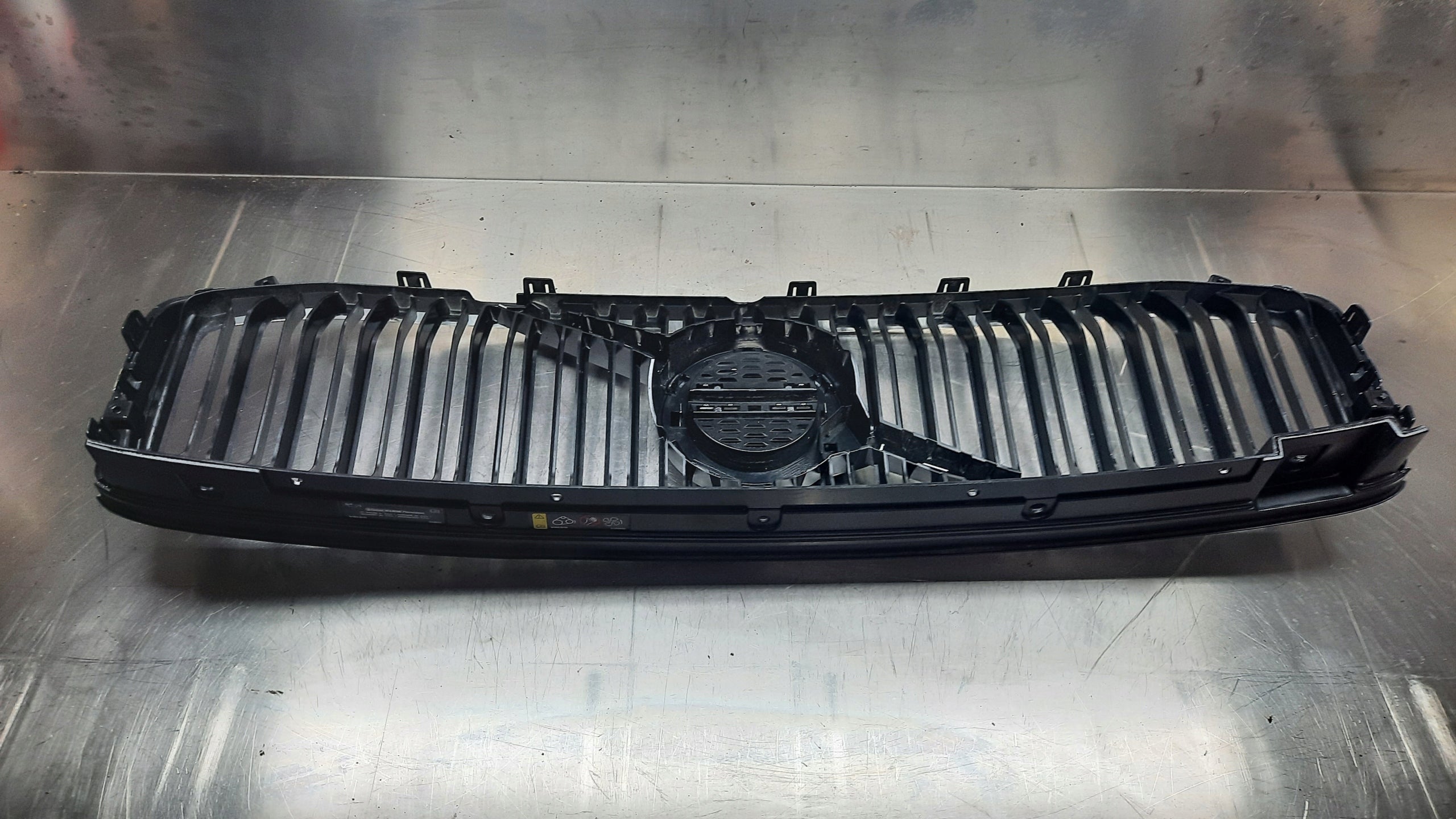 Kühlergrill Volvo XC40 I FRONTGRILL 83145734 Kühlergitter