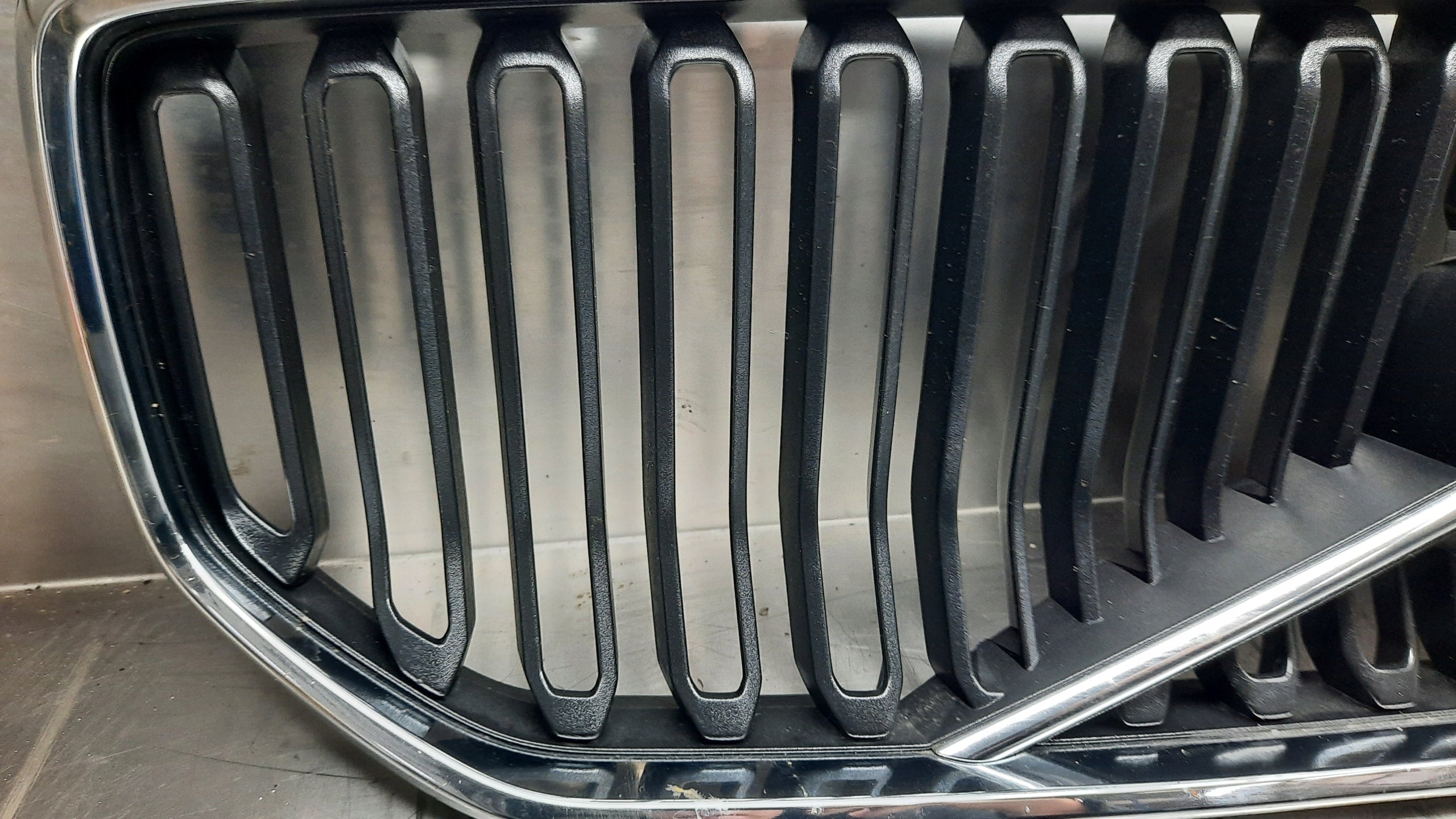 Kühlergrill Volvo XC40 I FRONTGRILL 83145734 Kühlergitter