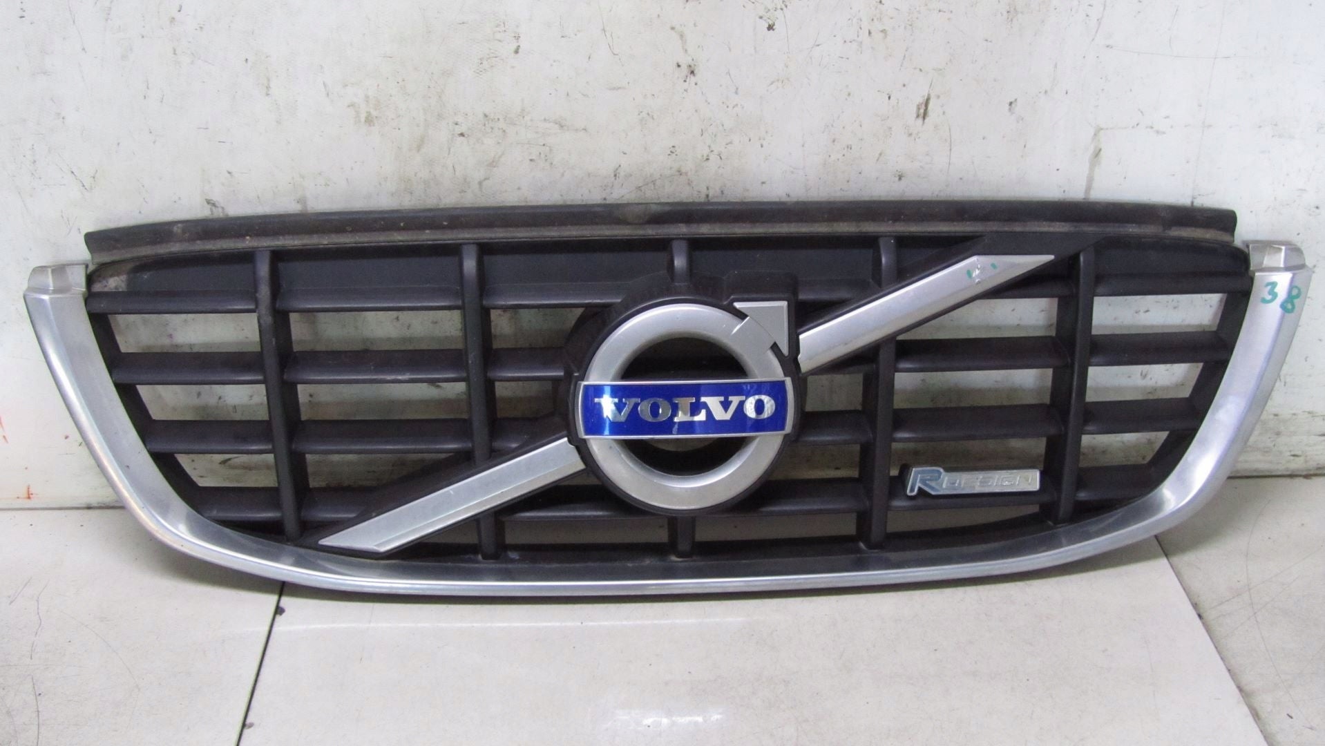 Kühlergrill Volvo XC60 FRONTGRILL 38114038 Kühlergitter