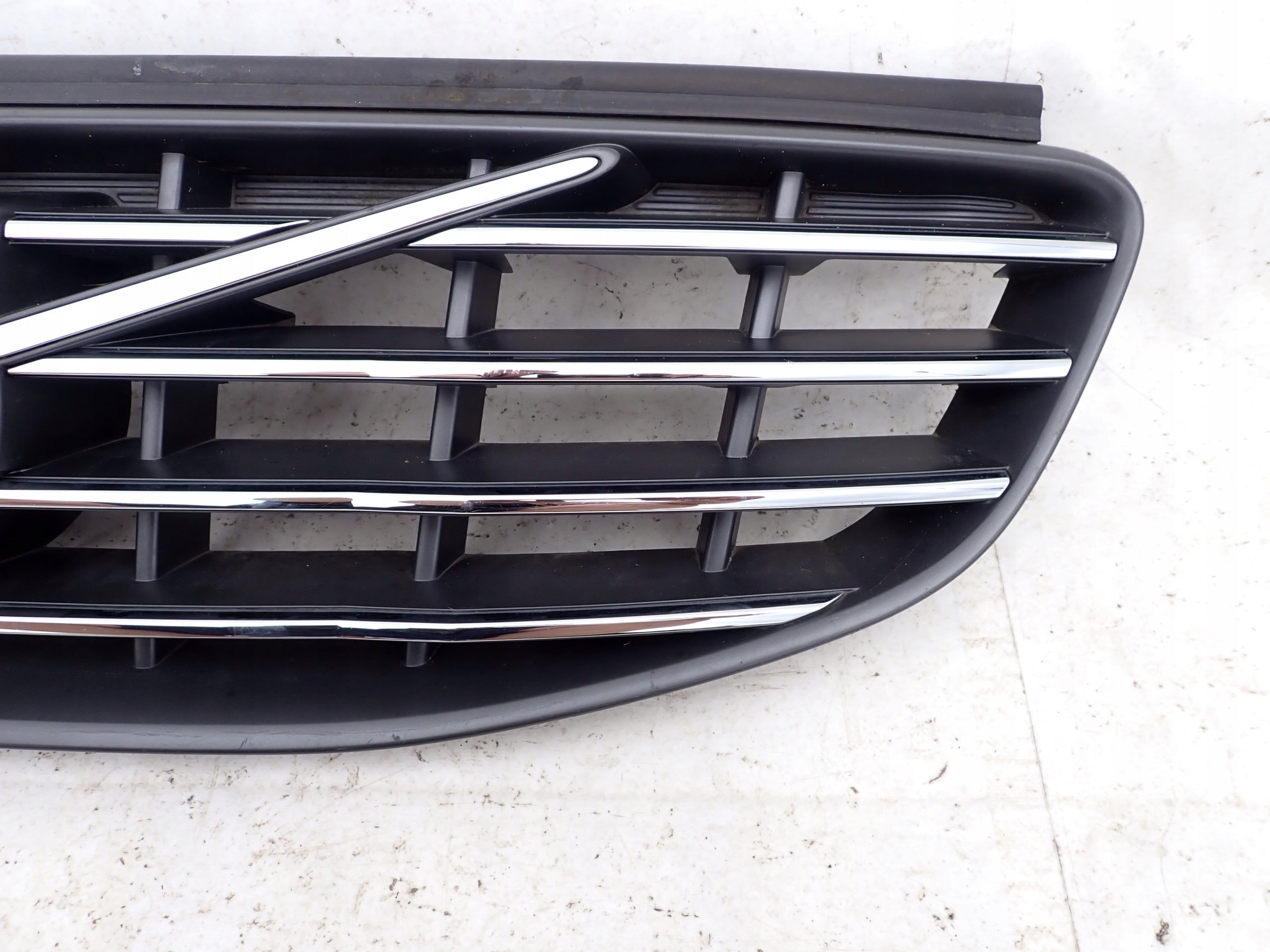 Kühlergrill Volvo XC60 FRONTGRILL 31333833 Kühlergitter