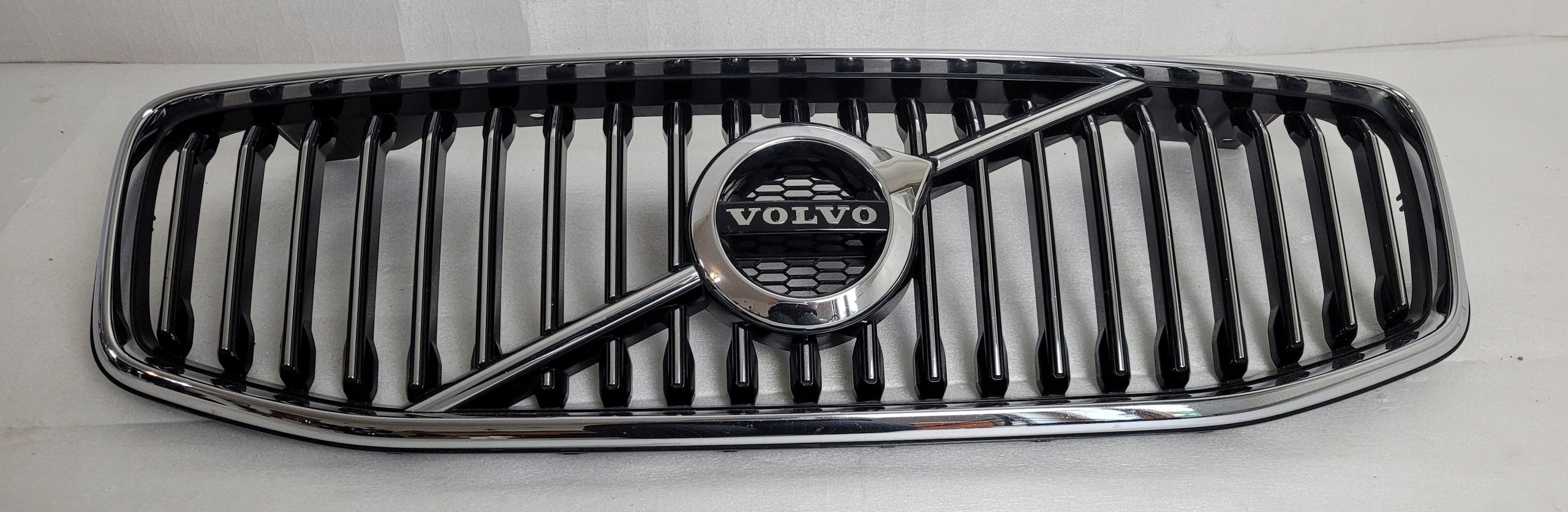 Kühlergrill Volvo XC60 II 2 FRONTGRILL 31425535 Kühlergitter