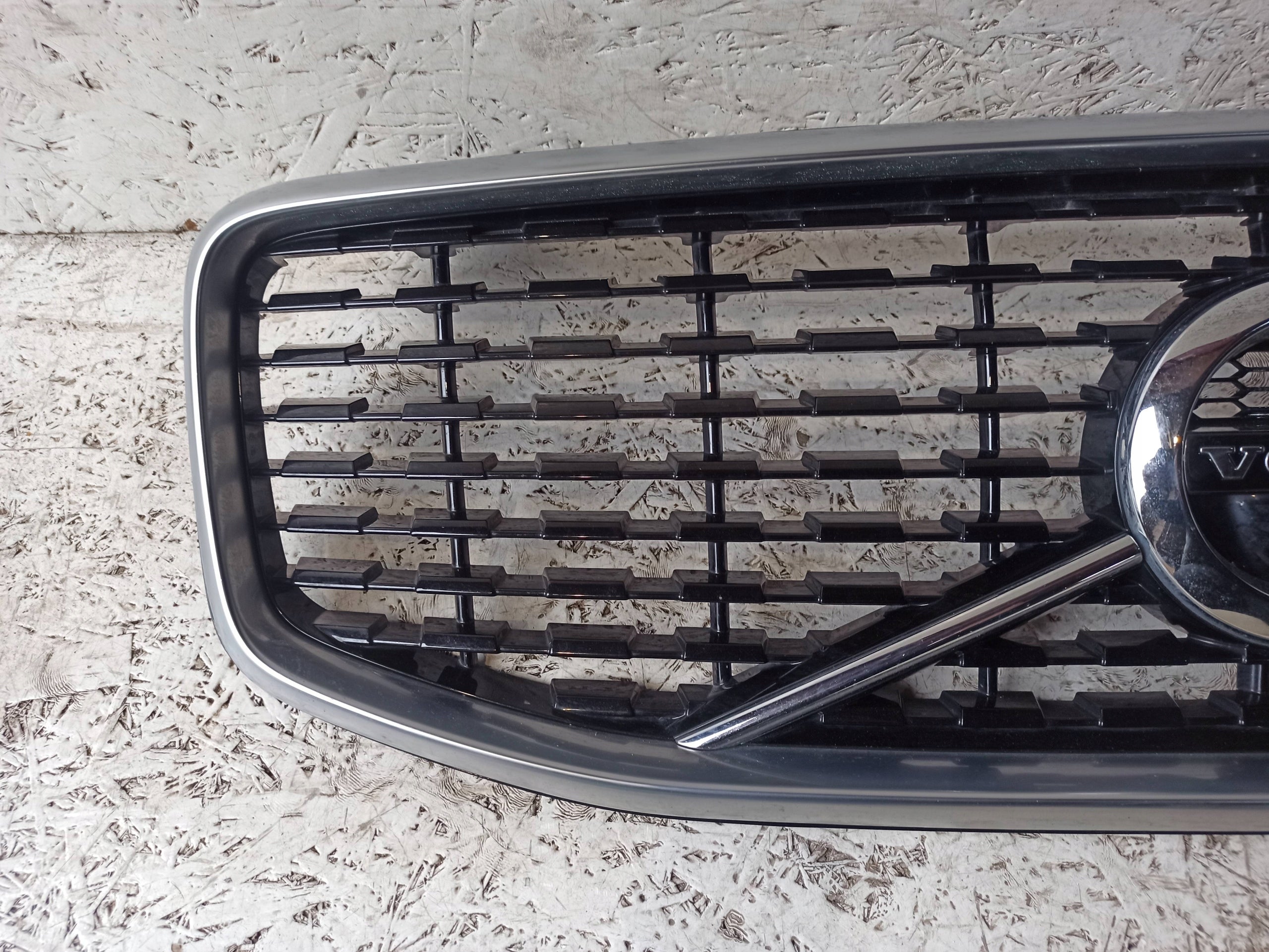 Kühlergrill Volvo XC60 II 2 FRONTGRILL 46431457 Kühlergitter