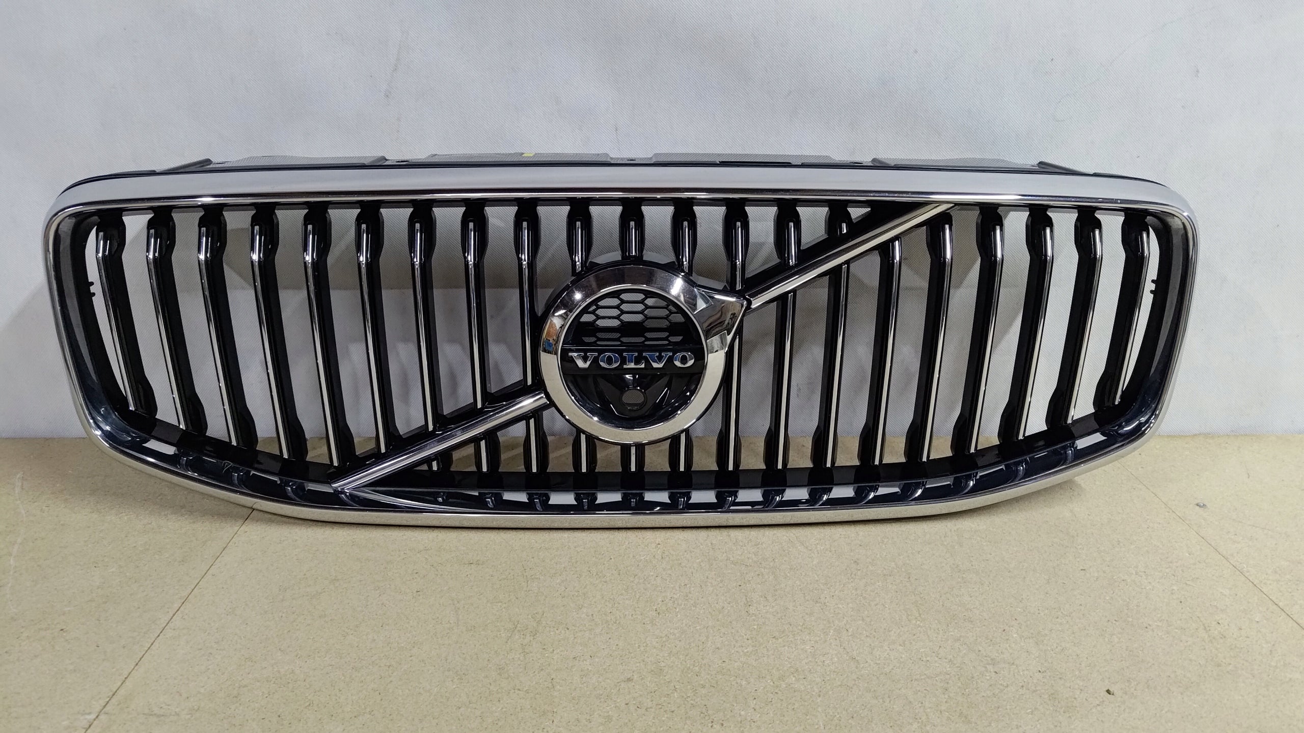 Kühlergrill Volvo XC60 II 30 FRONTGRILL 31457465 Kühlergitter