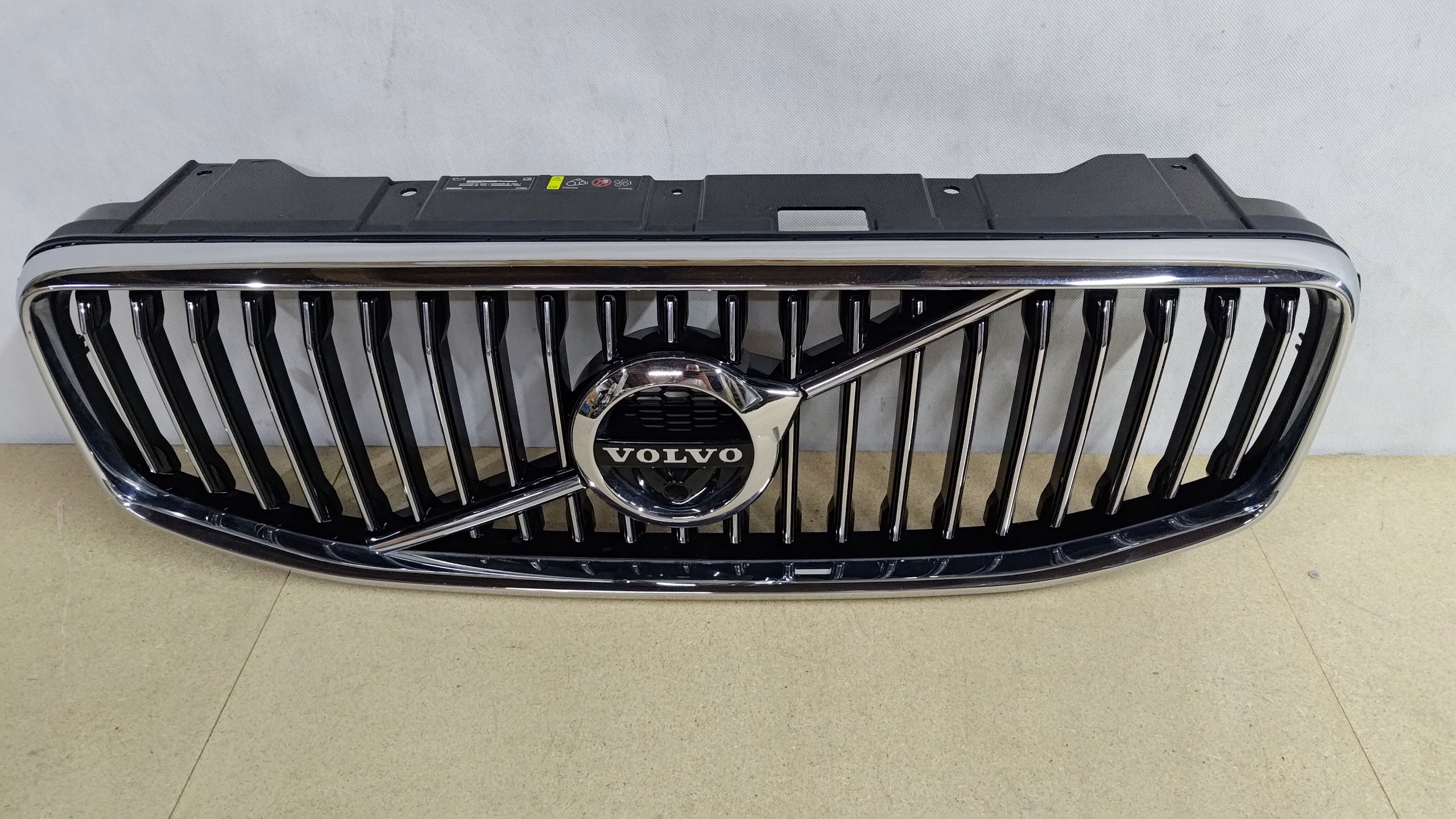 Kühlergrill Volvo XC60 II 30 FRONTGRILL 31457465 Kühlergitter