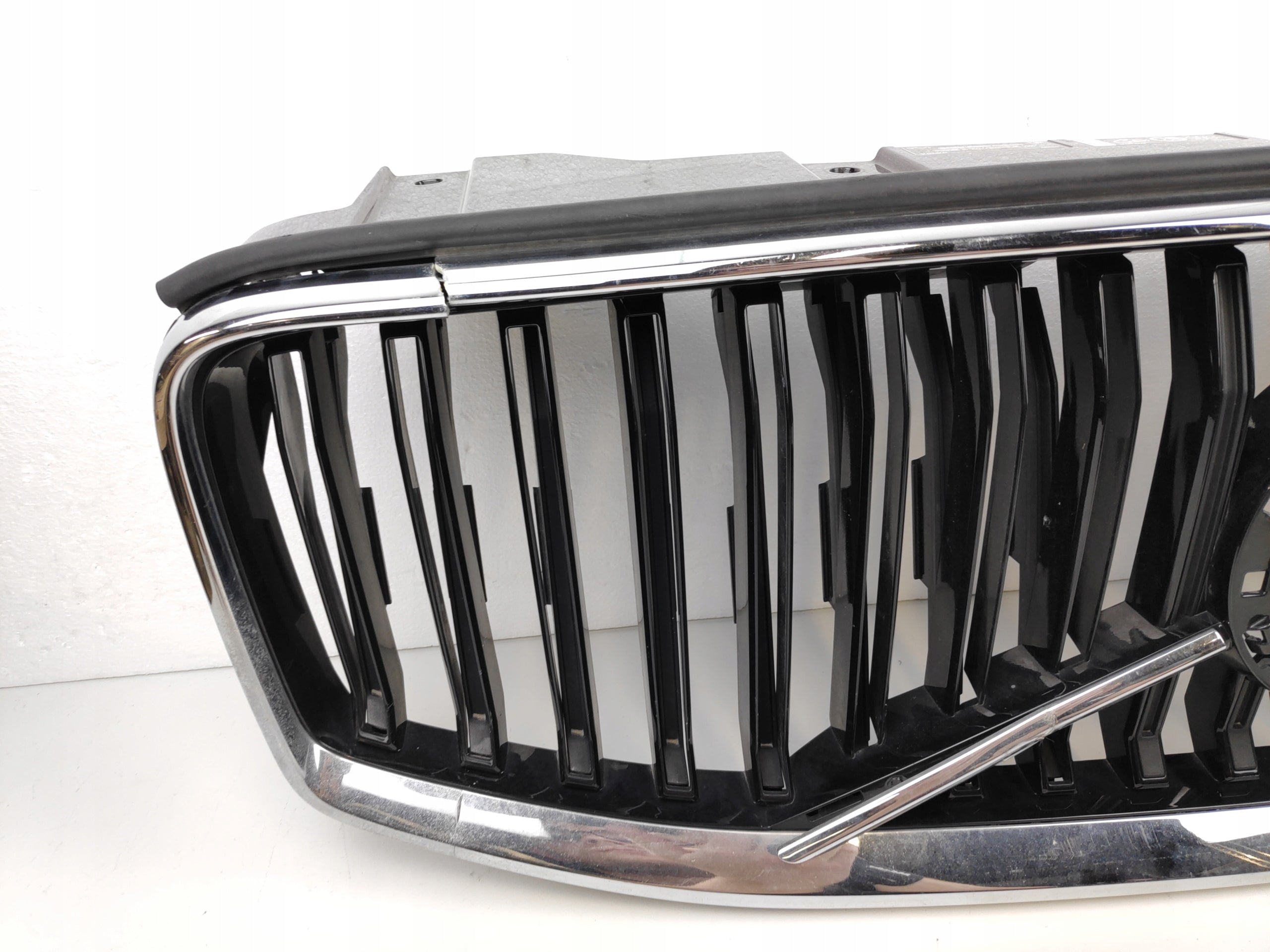 Kühlergrill Volvo XC60 II FRONTGRILL 32234987 Kühlergitter