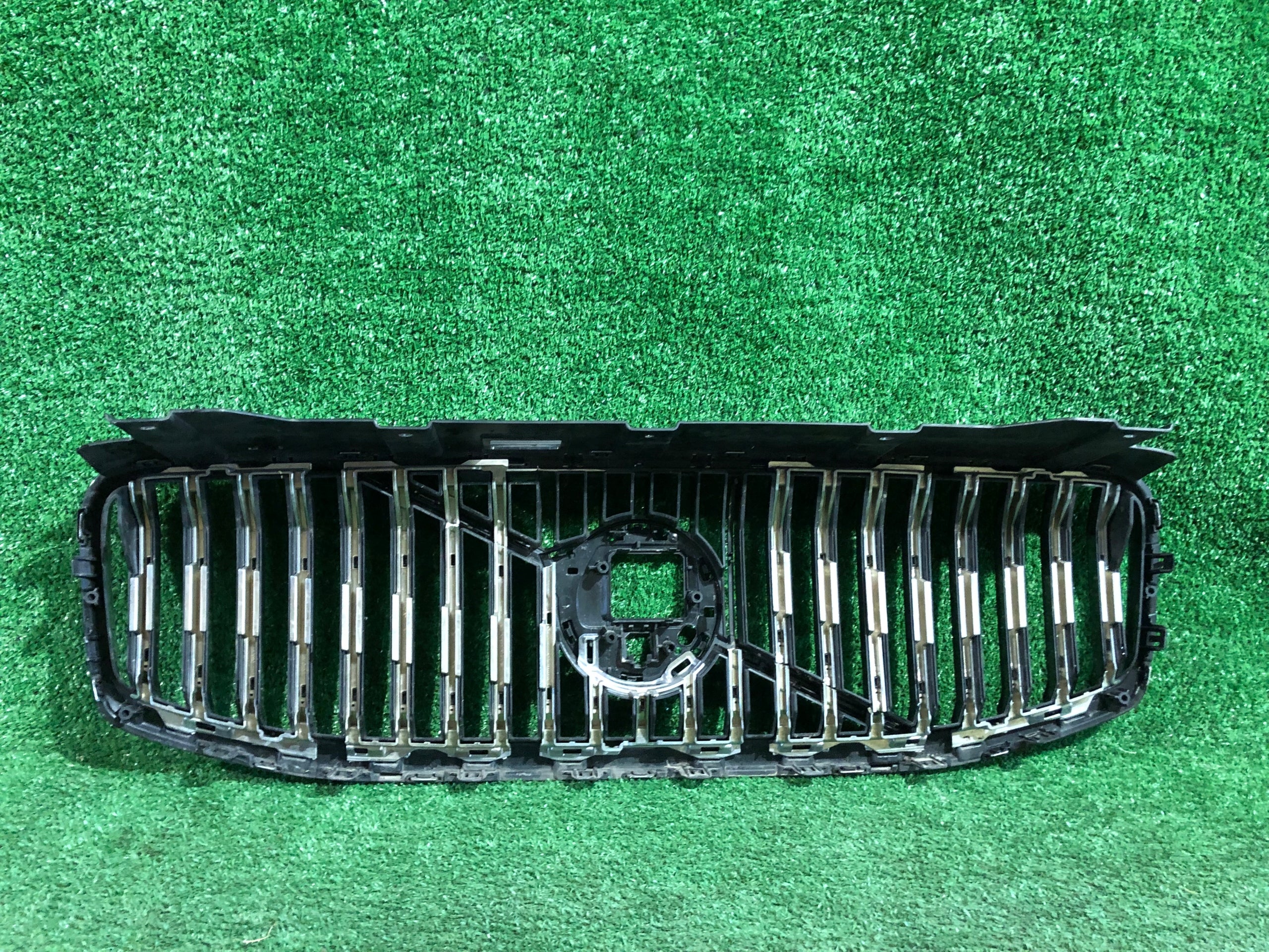 Kühlergrill Volvo XC60 II FRONTGRILL 32291019 Kühlergitter