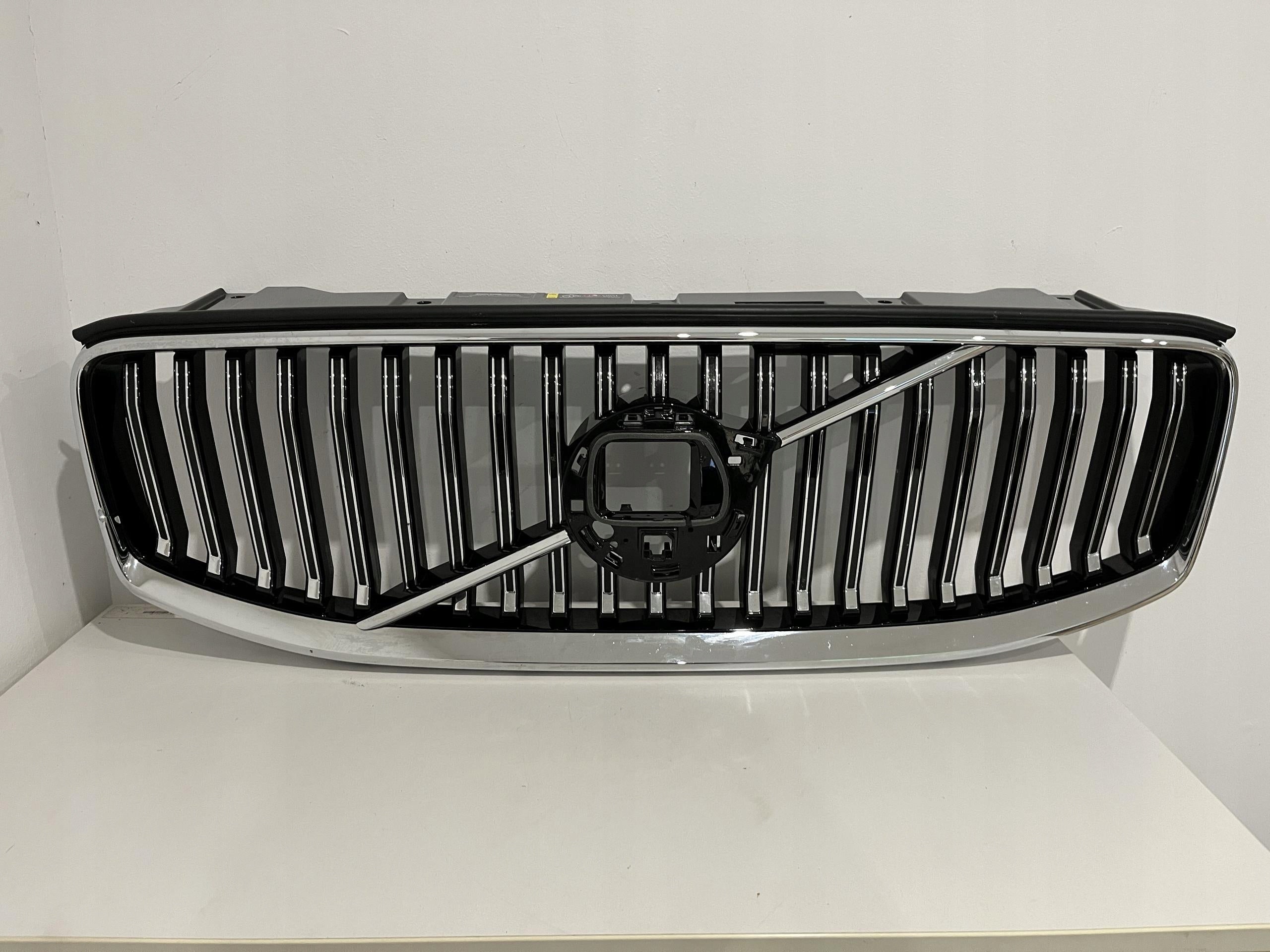  Kühlergrill Volvo XC60 II FRONTGRILL 32291019 Kühlergitter product image