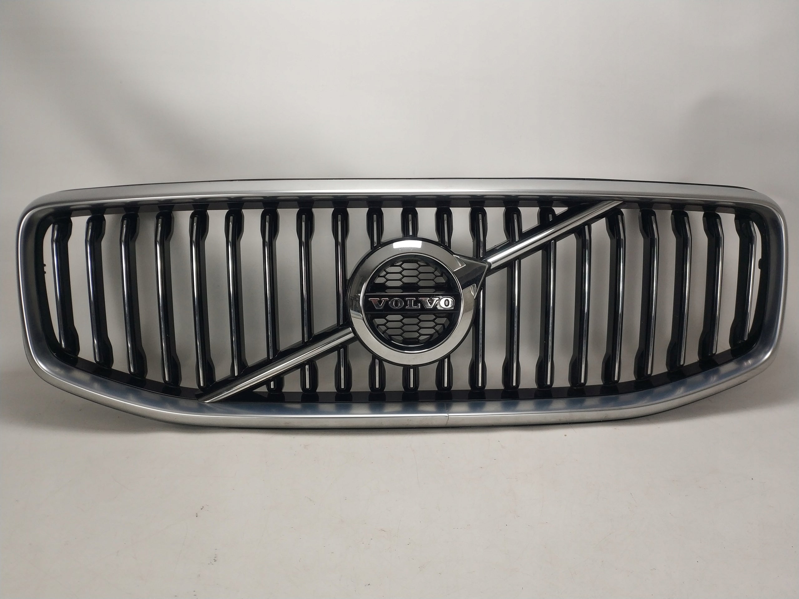 Kühlergrill Volvo XC60 II 2 FRONTGRILL 31425535 Kühlergitter