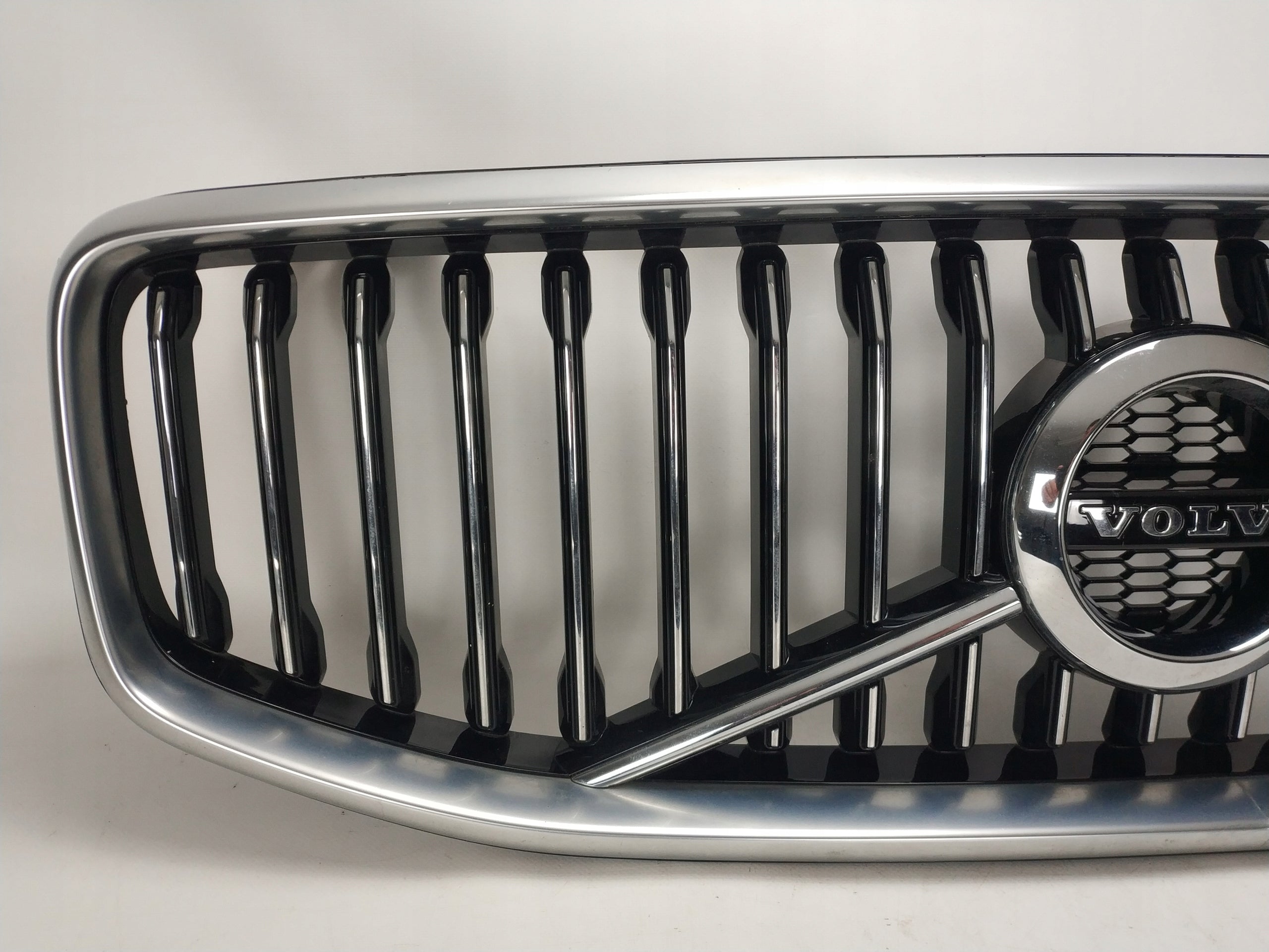 Kühlergrill Volvo XC60 II 2 FRONTGRILL 31425535 Kühlergitter