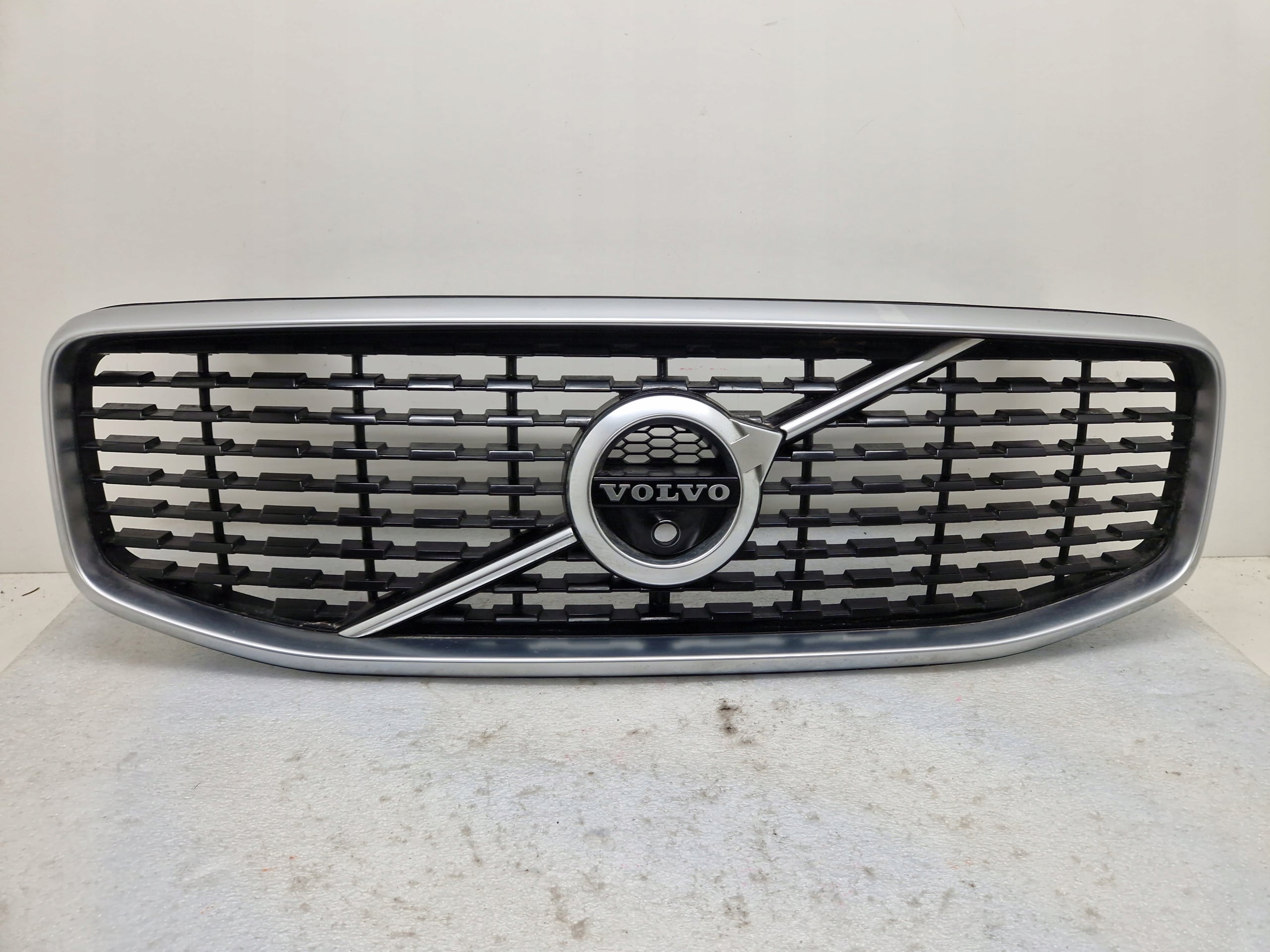  Kühlergrill Volvo XC60 II FRONTGRILL 31457464 Kühlergitter product image