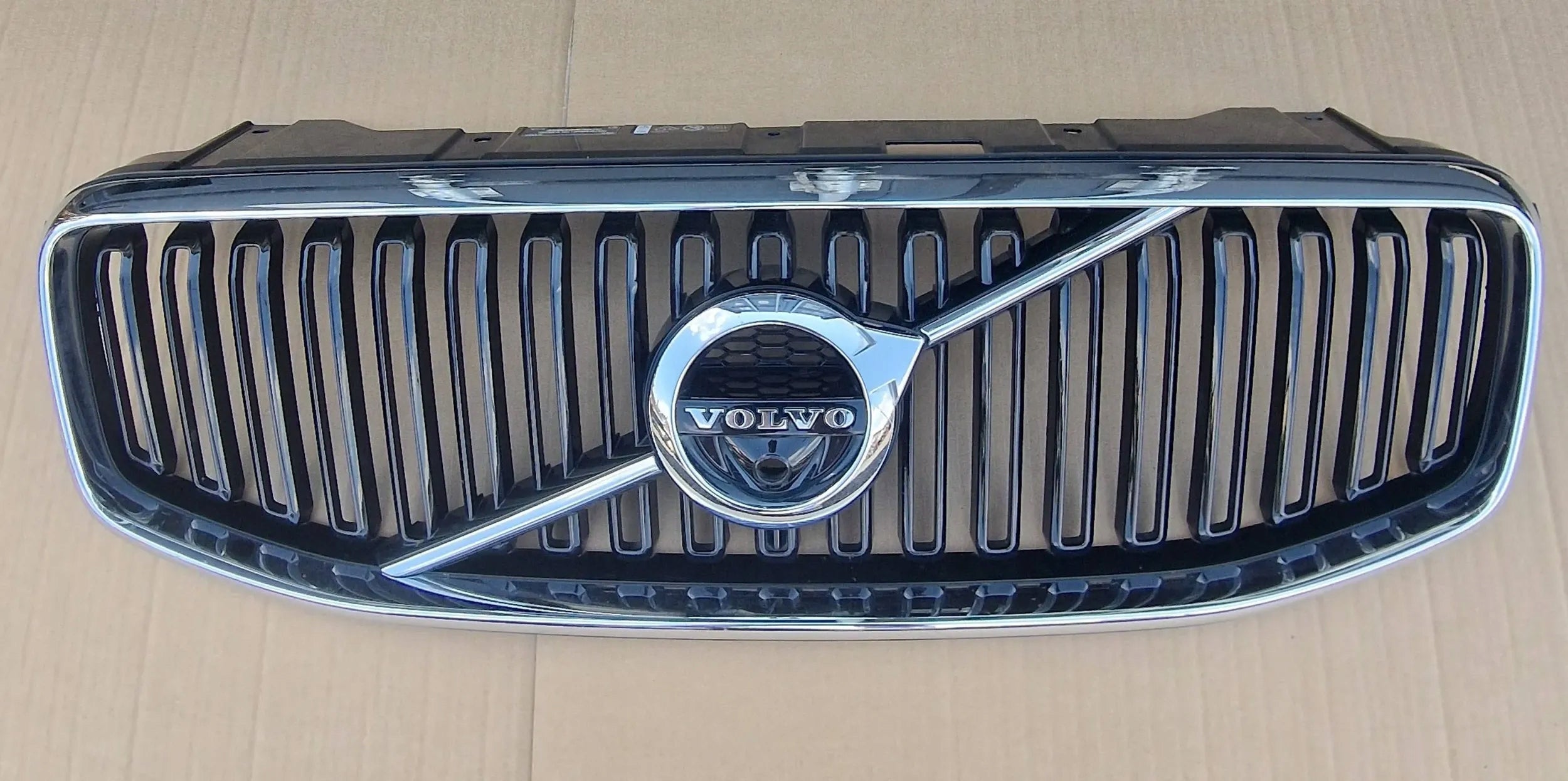 Kühlergrill Volvo XC60 II FRONTGRILL 31457606 Kühlergitter