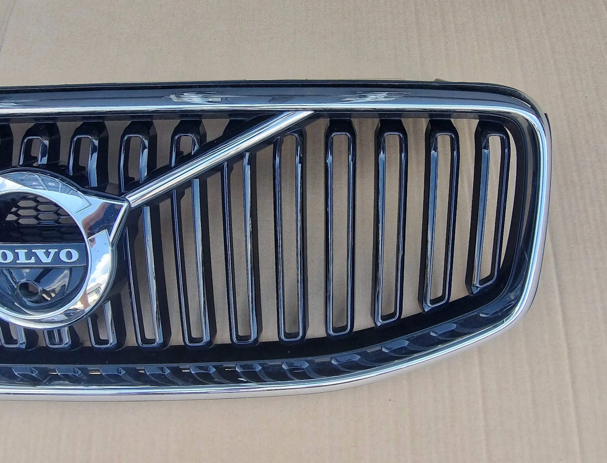 Kühlergrill Volvo XC60 II FRONTGRILL 31457606 Kühlergitter