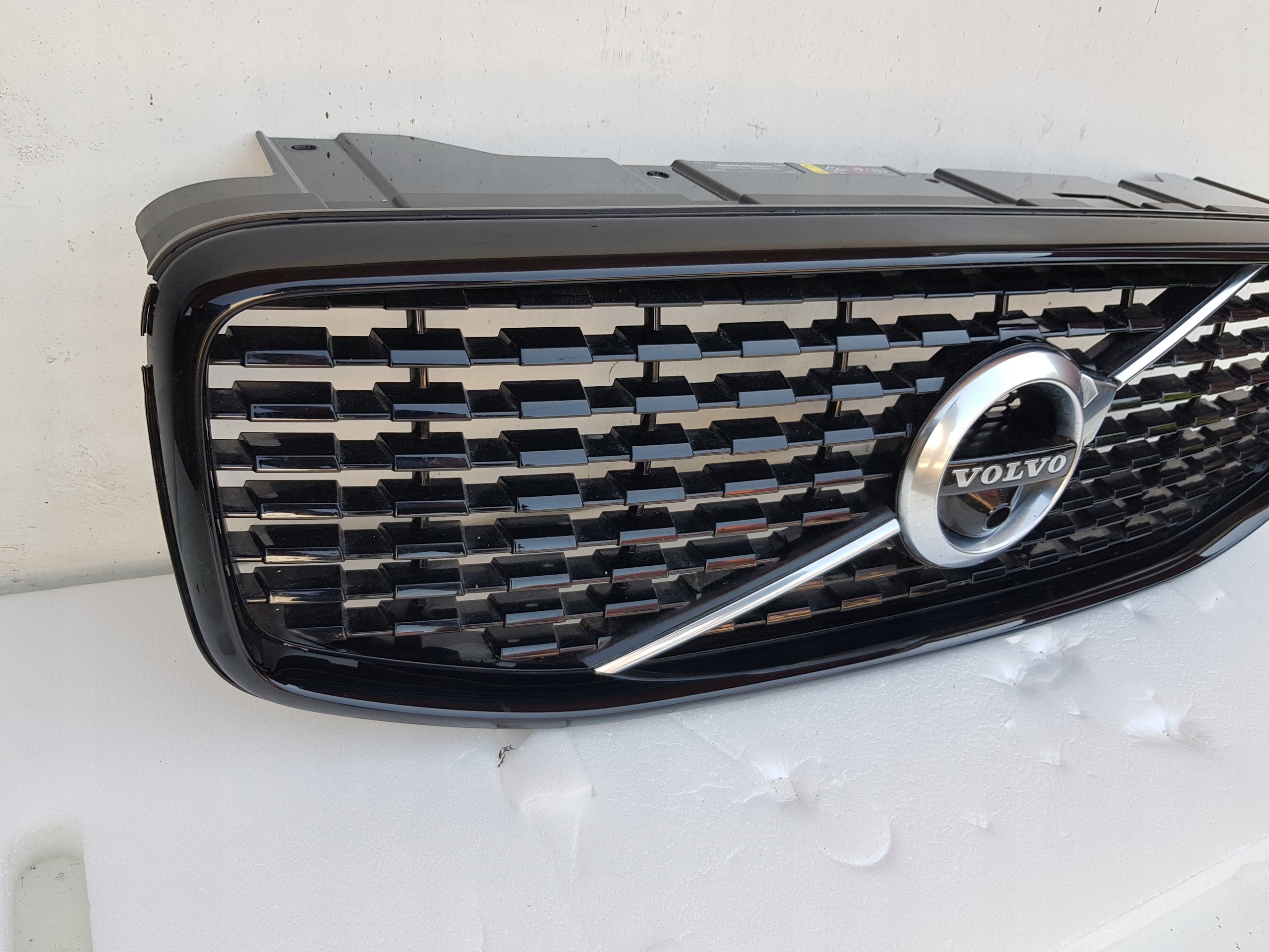 Kühlergrill Volvo XC60 II XC 60 II II XC 60 FRONTGRILL 32228569 Kühlergitter