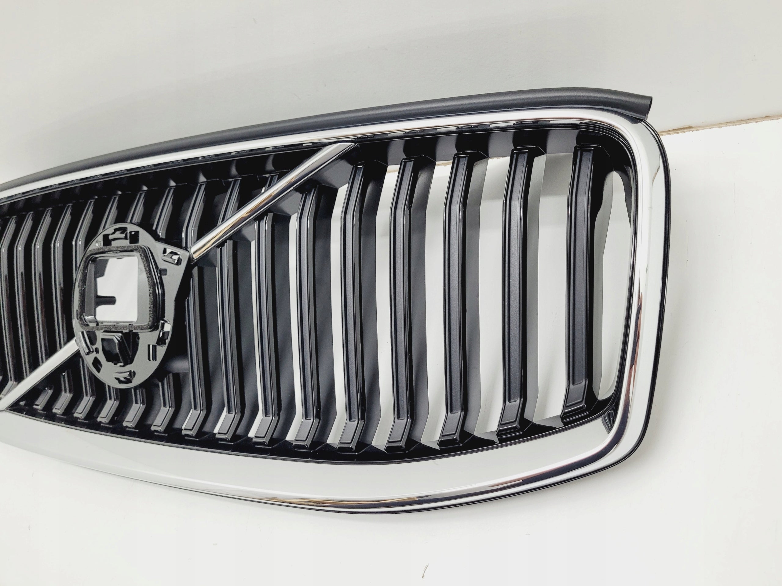 Kühlergrill Volvo XC60 II FRONTGRILL 31333045 Kühlergitter