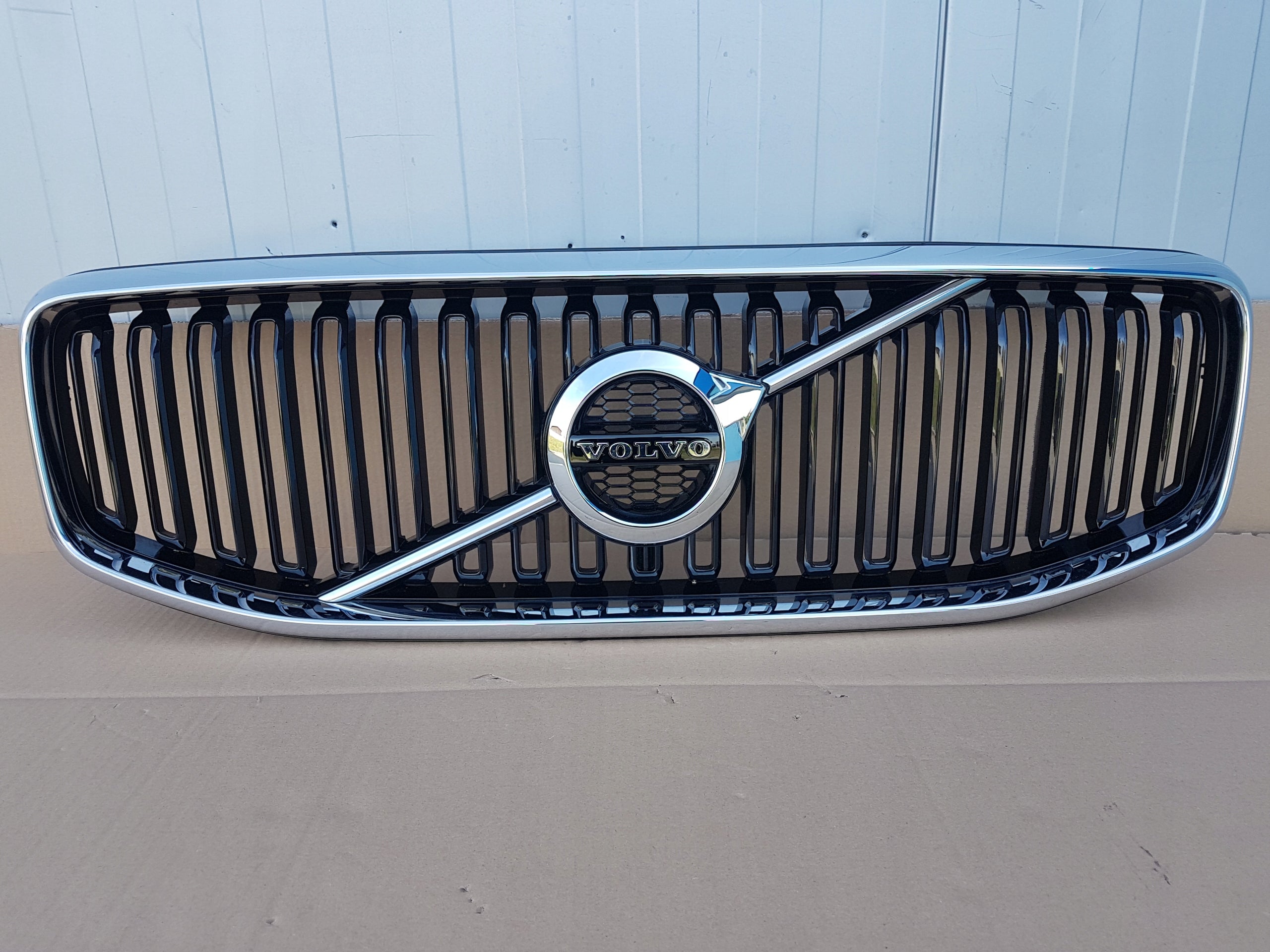  Kühlergrill Volvo XC60 II FRONTGRILL Kühlergitter product image