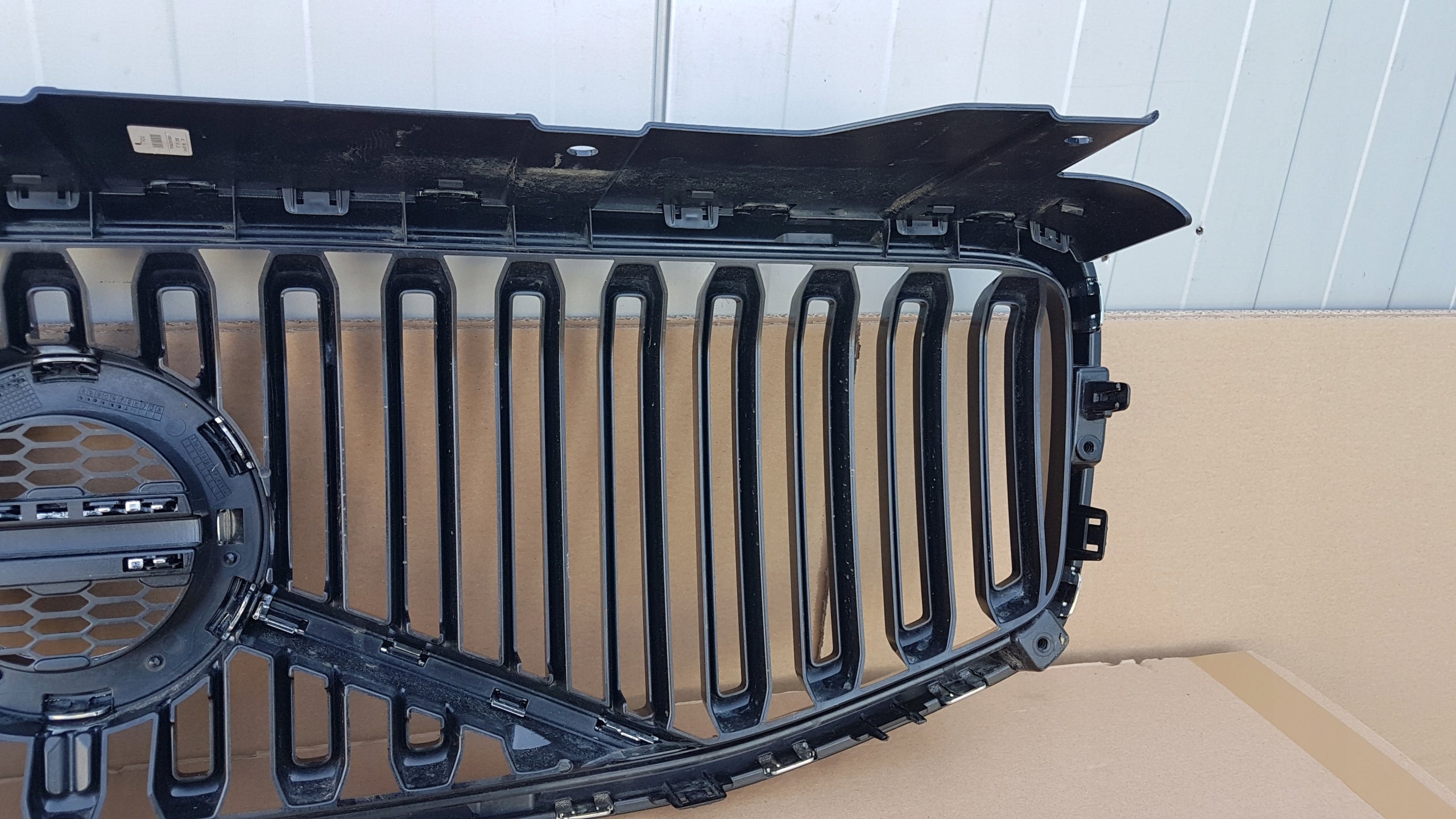 Kühlergrill Volvo XC60 II FRONTGRILL Kühlergitter