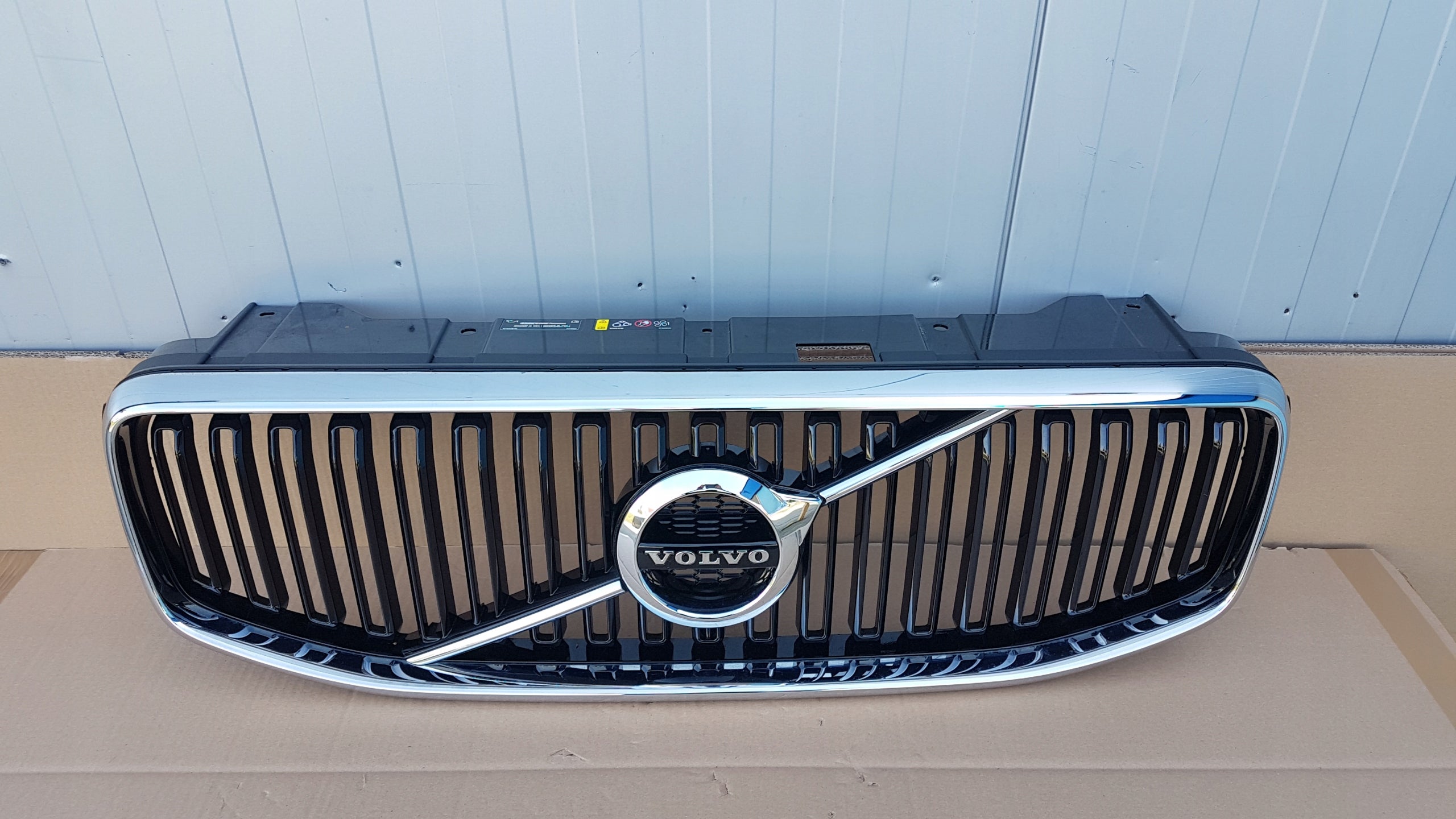 Kühlergrill Volvo XC60 II FRONTGRILL Kühlergitter