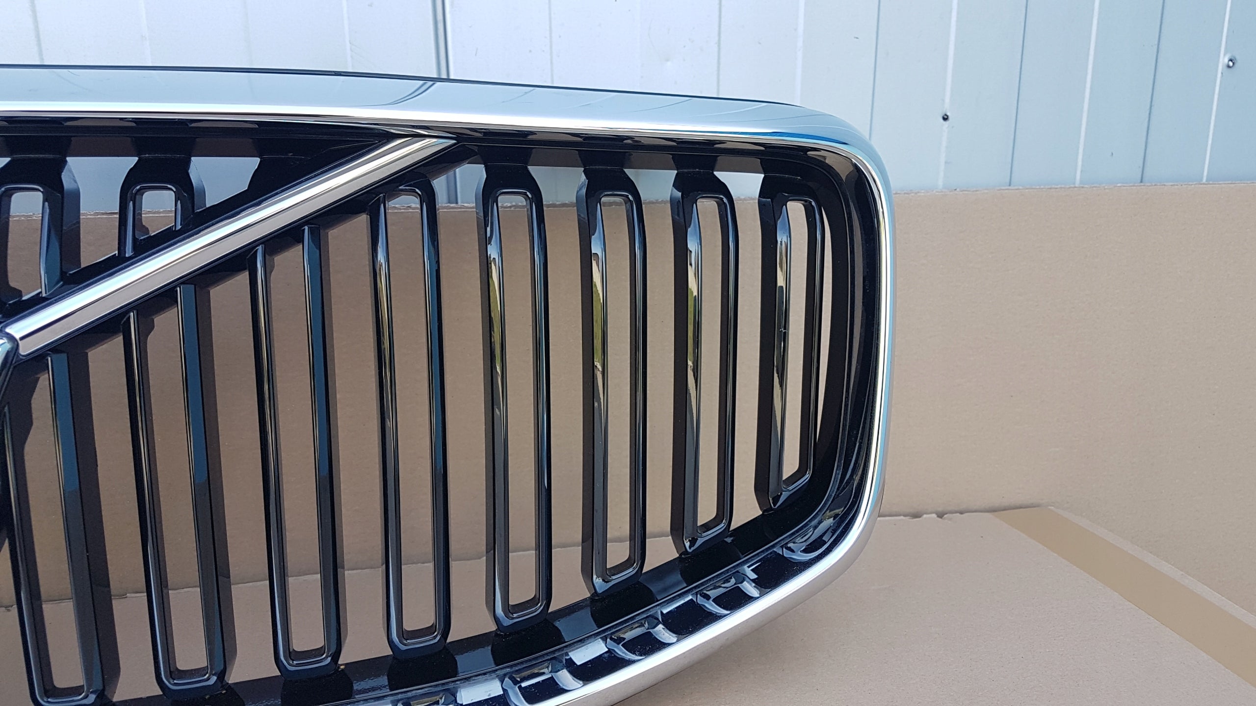 Kühlergrill Volvo XC60 II FRONTGRILL Kühlergitter