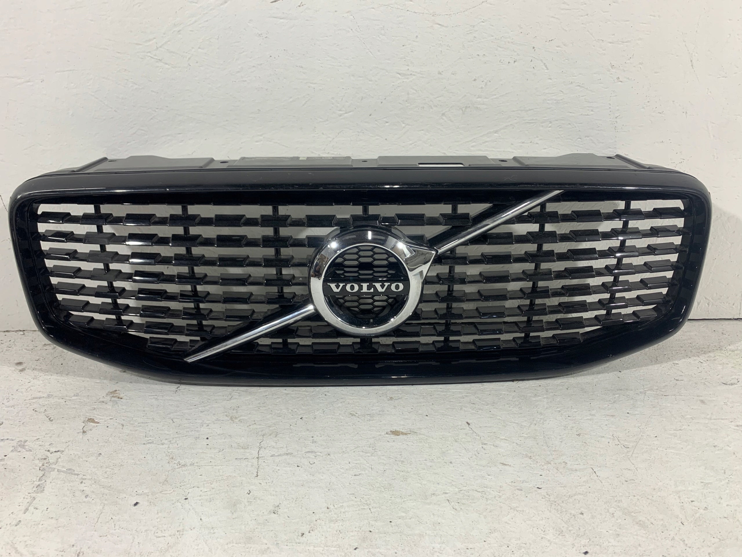 Kühlergrill Volvo XC60 II 2 FRONTGRILL Kühlergitter