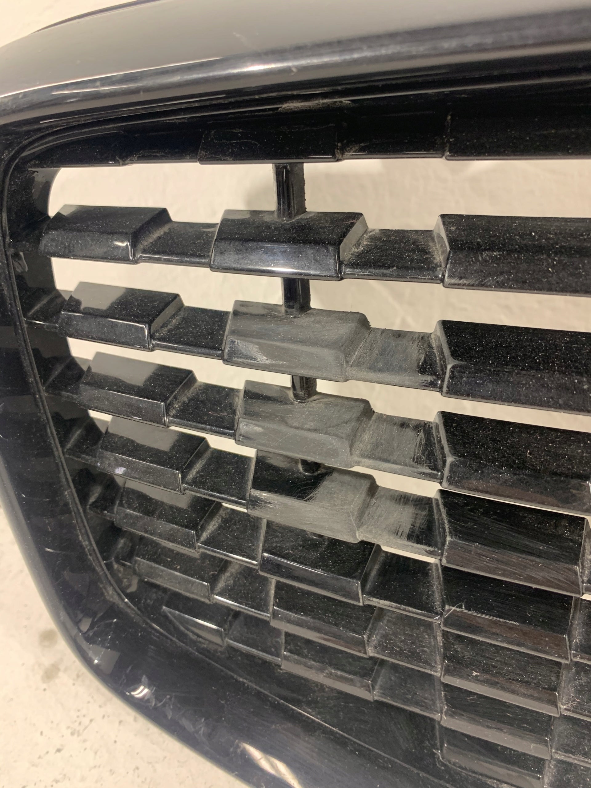 Kühlergrill Volvo XC60 II 2 FRONTGRILL Kühlergitter