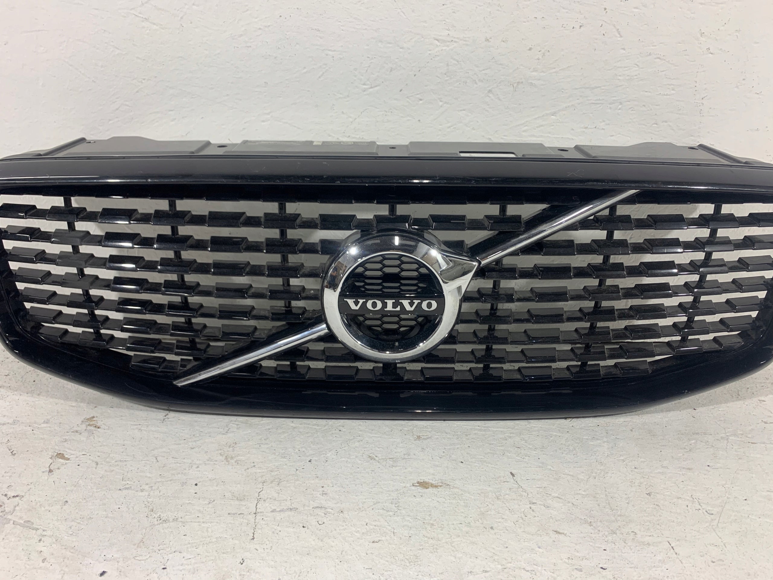 Kühlergrill Volvo XC60 II 2 FRONTGRILL Kühlergitter