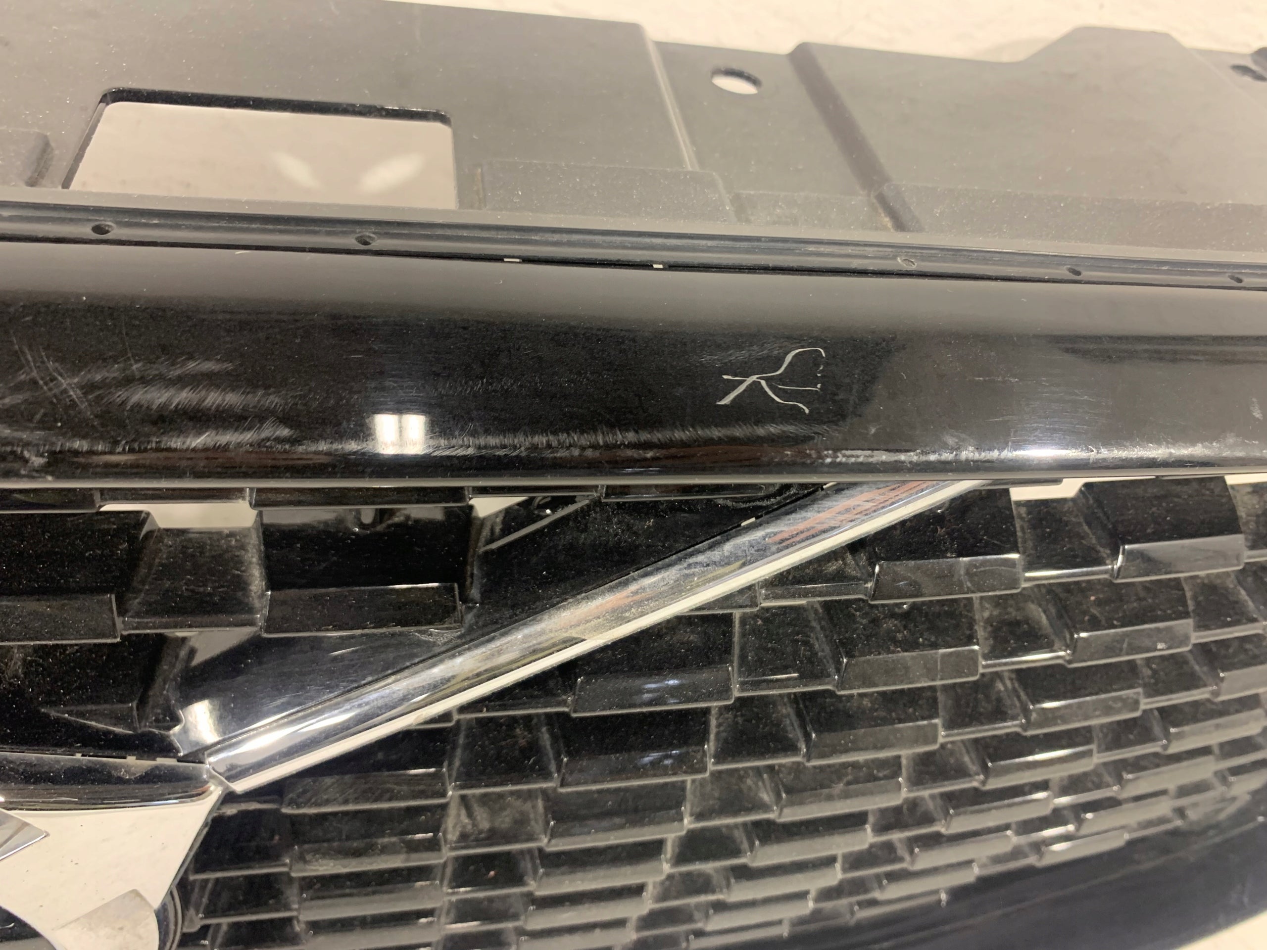 Kühlergrill Volvo XC60 II 2 FRONTGRILL Kühlergitter