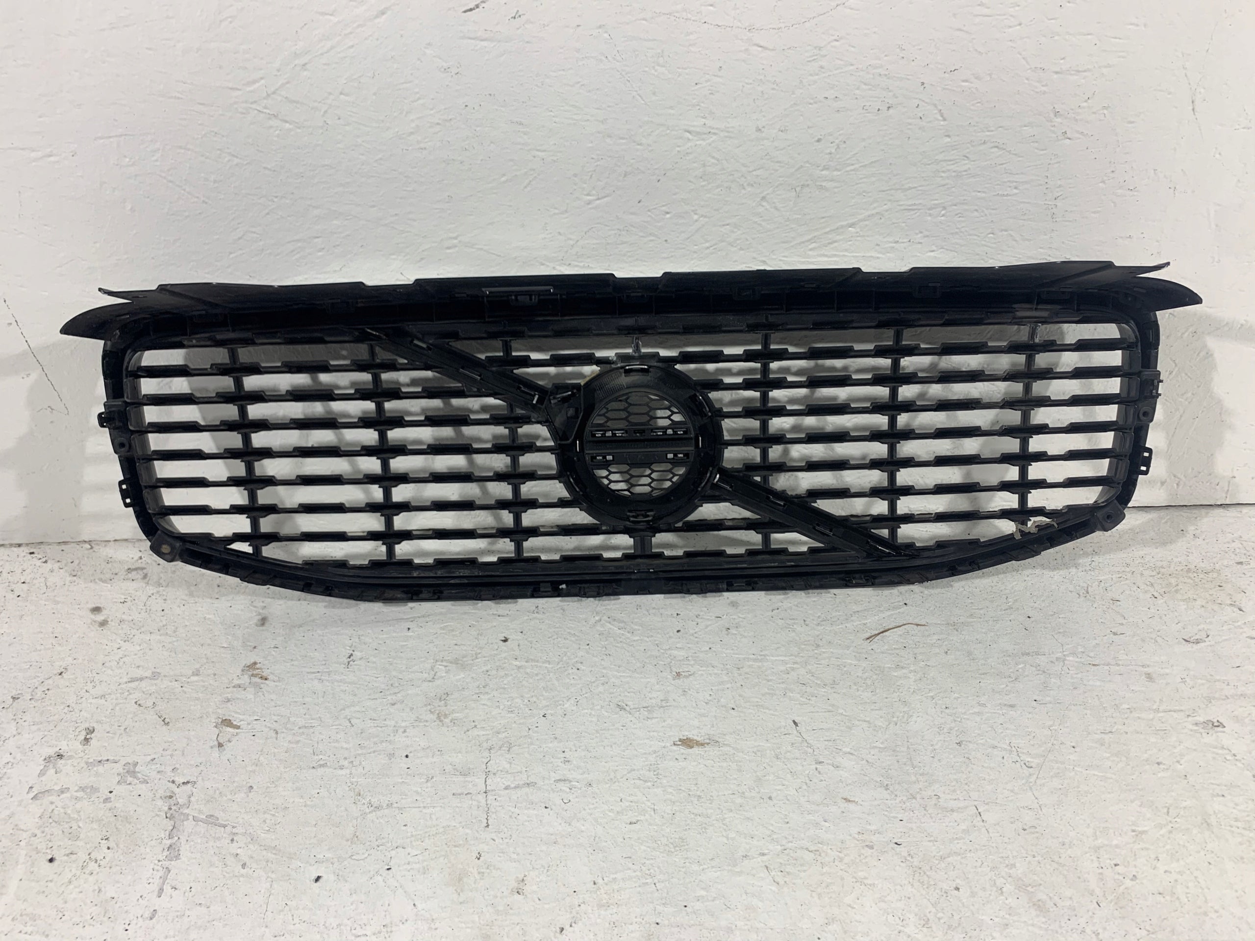 Kühlergrill Volvo XC60 II 2 FRONTGRILL Kühlergitter