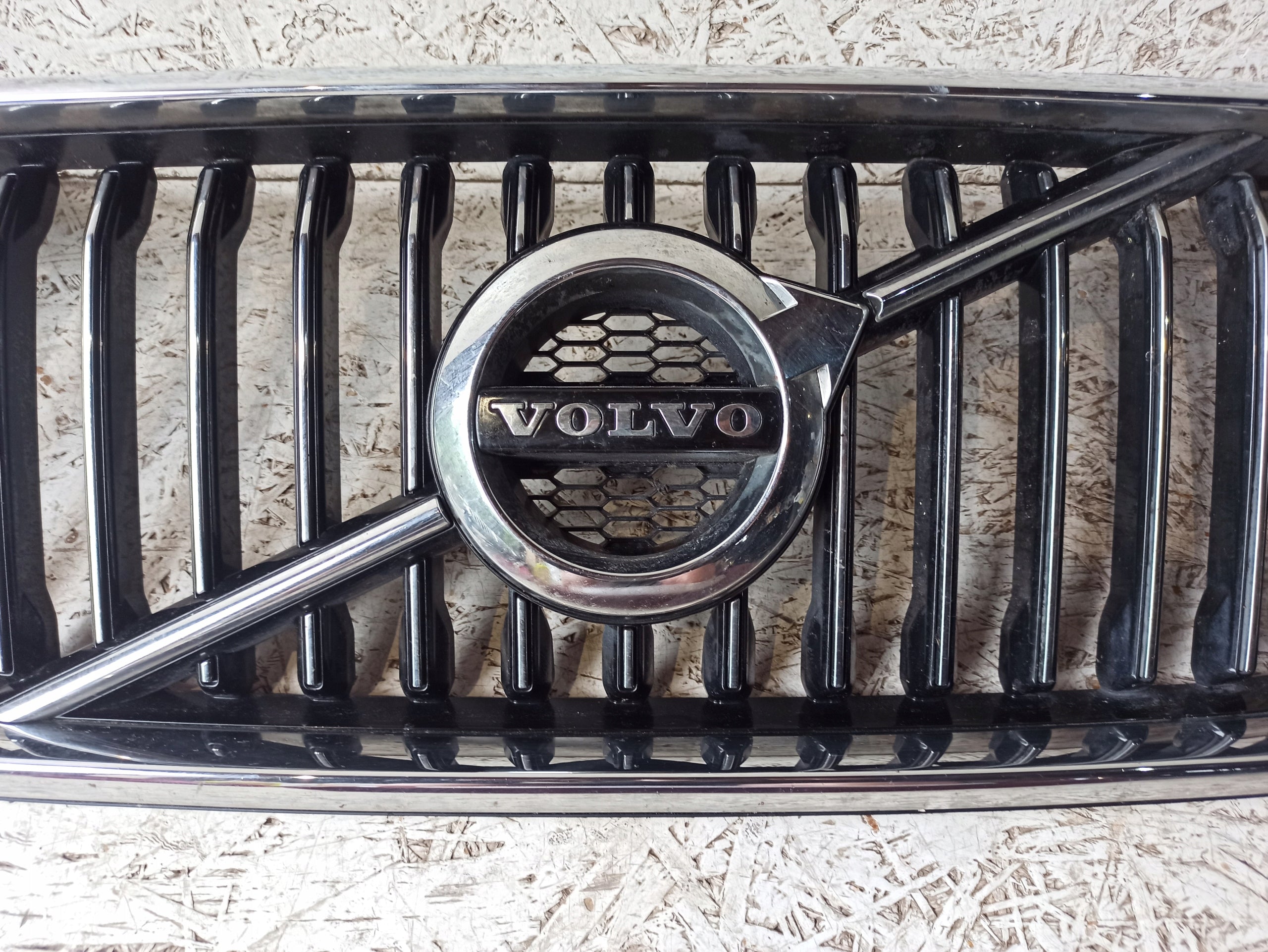 Kühlergrill Volvo XC60 II 2 FRONTGRILL Kühlergitter