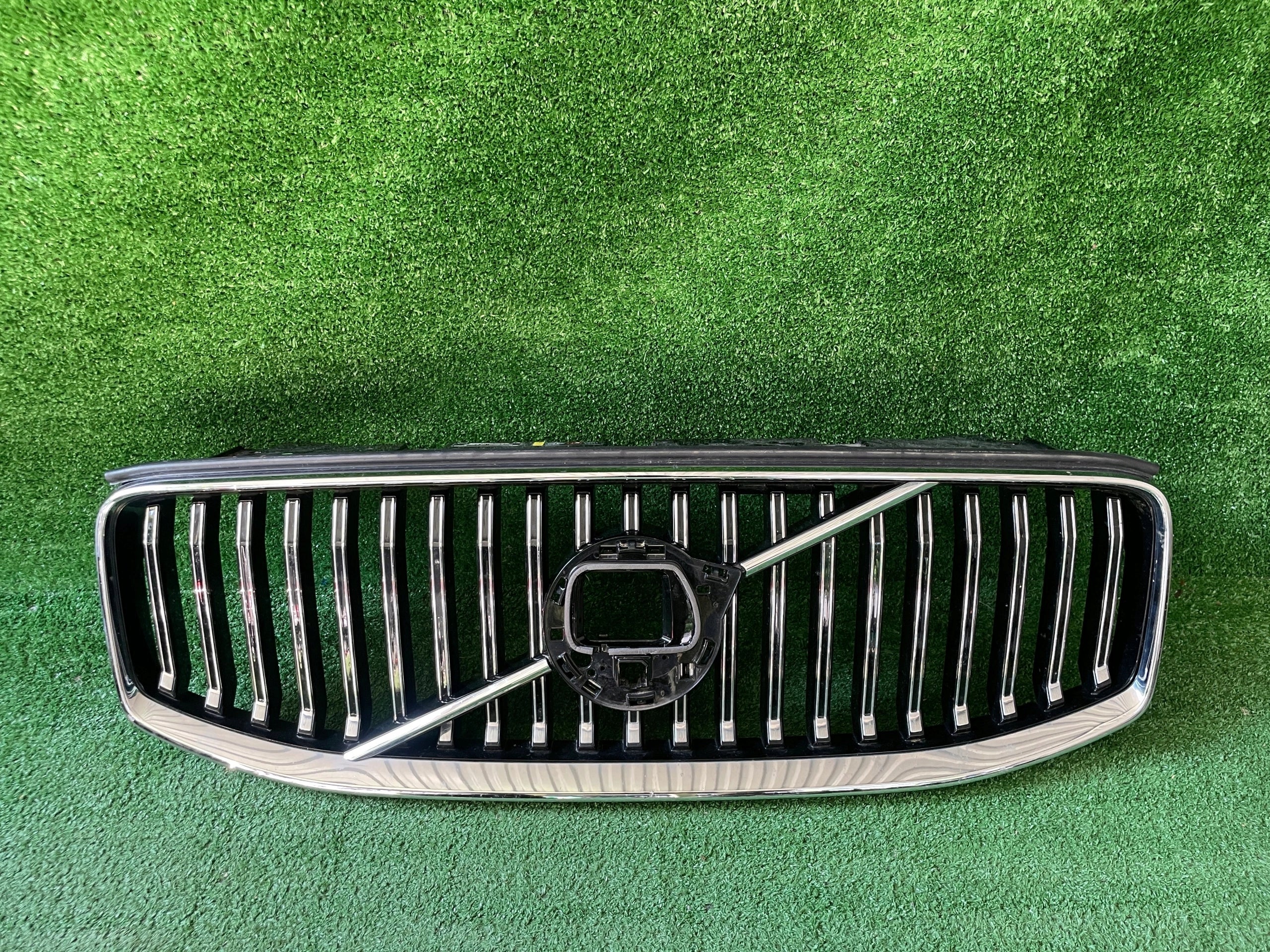 Kühlergrill Volvo XC60 II 2 FRONTGRILL 32291019 Kühlergitter