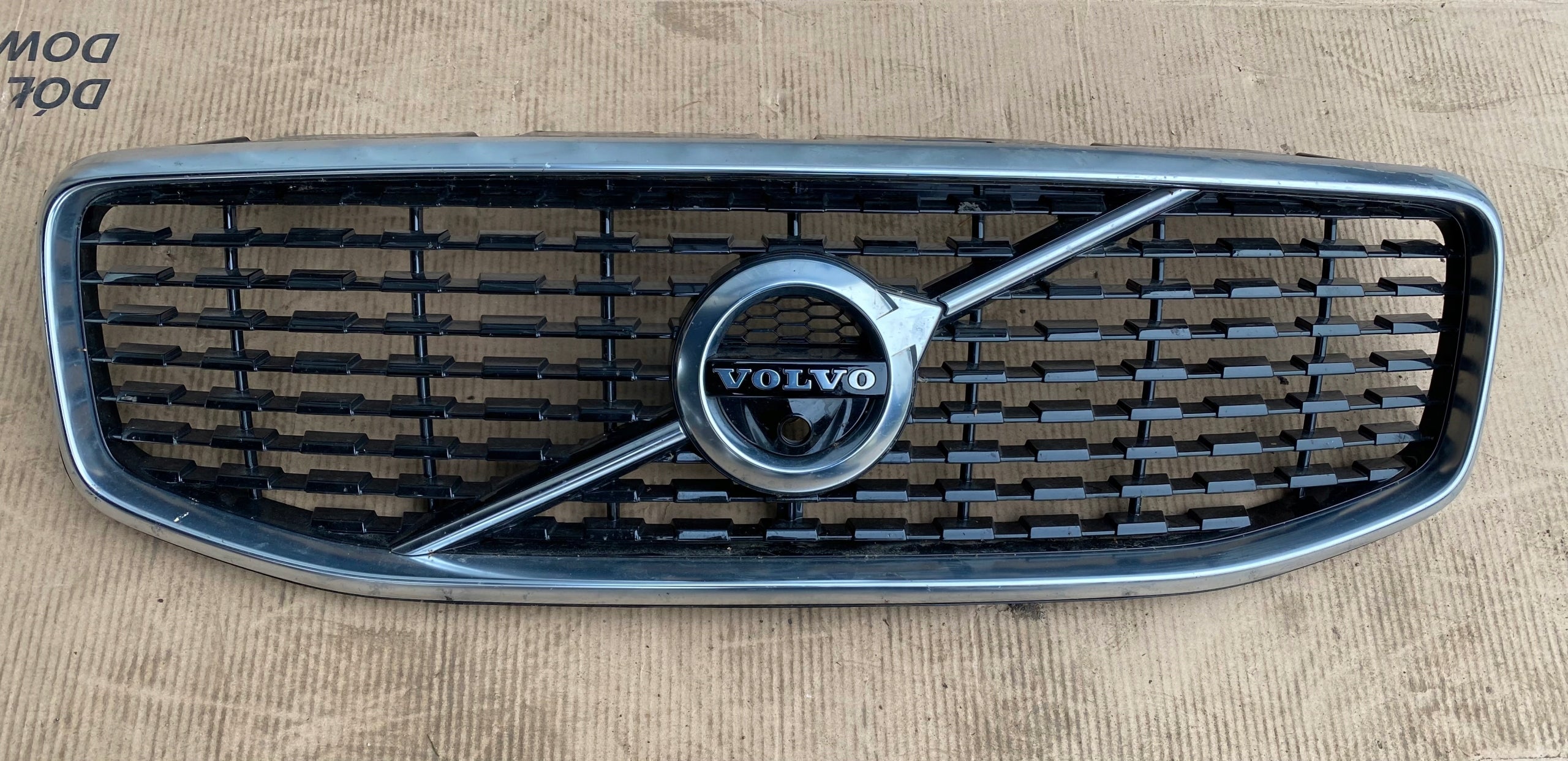 Kühlergrill Volvo XC60 II FRONTGRILL Kühlergitter