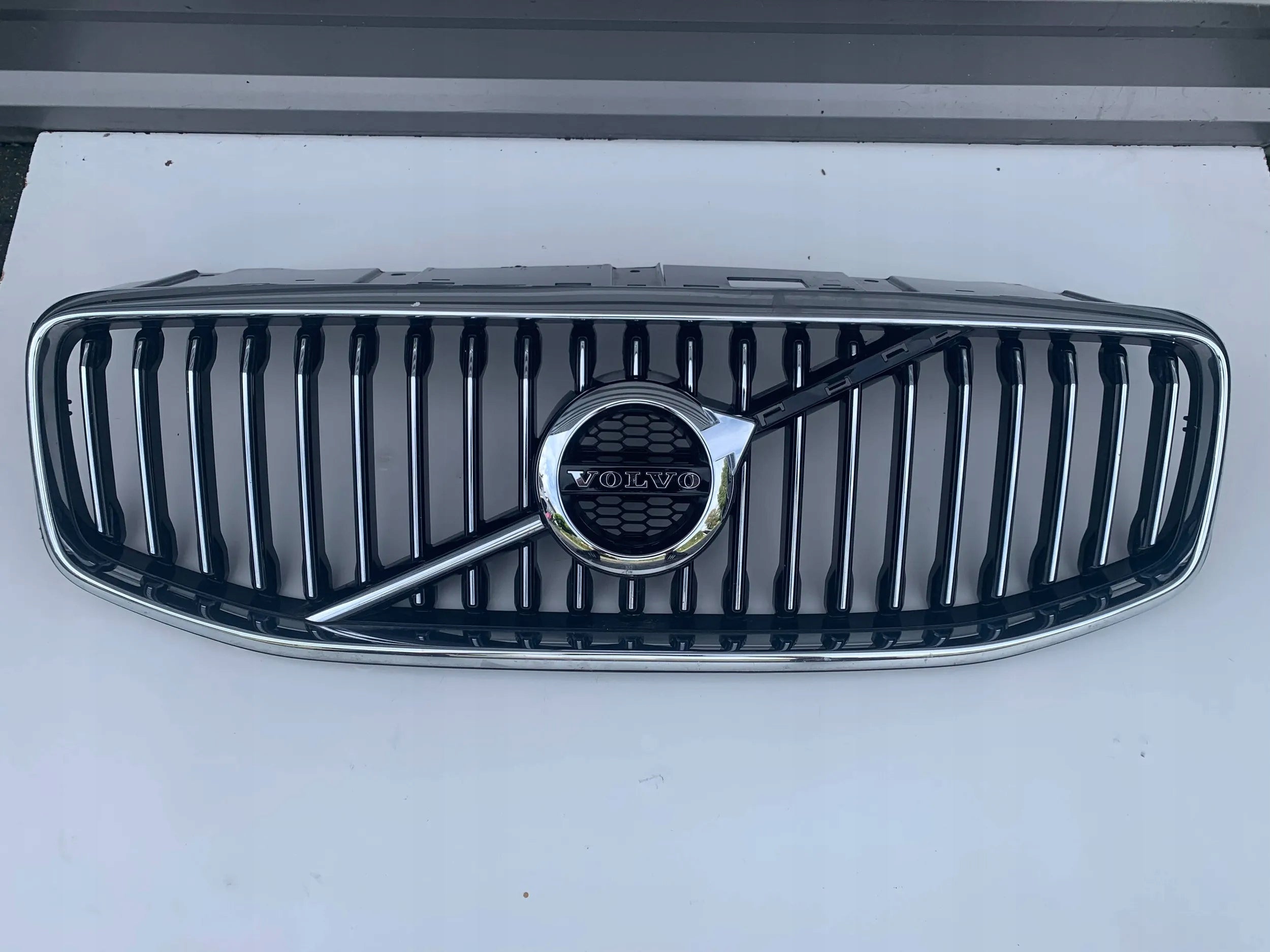 Kühlergrill Volvo XC60 II FRONTGRILL Kühlergitter