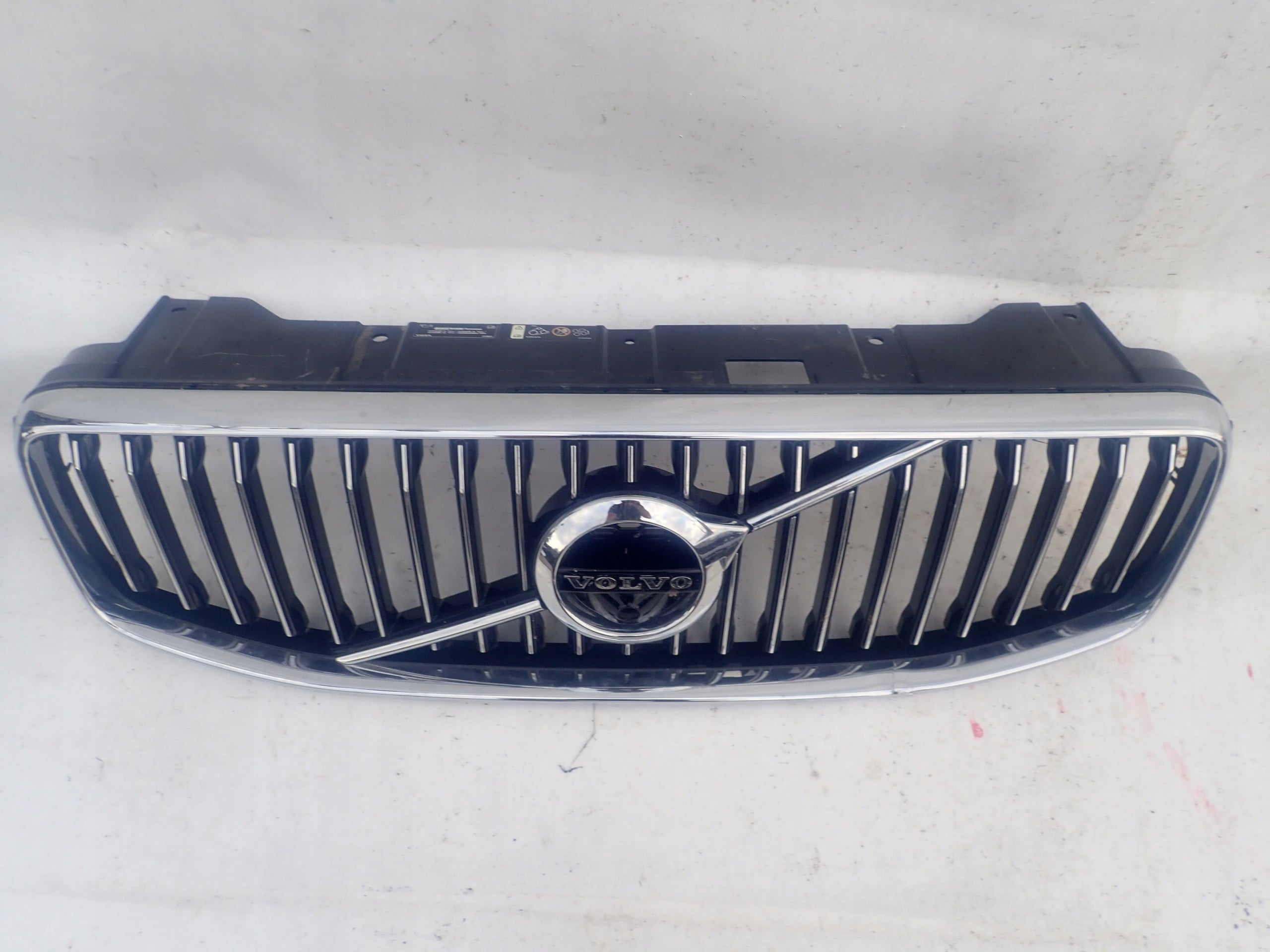 Kühlergrill Volvo XC60 II FRONTGRILL Kühlergitter