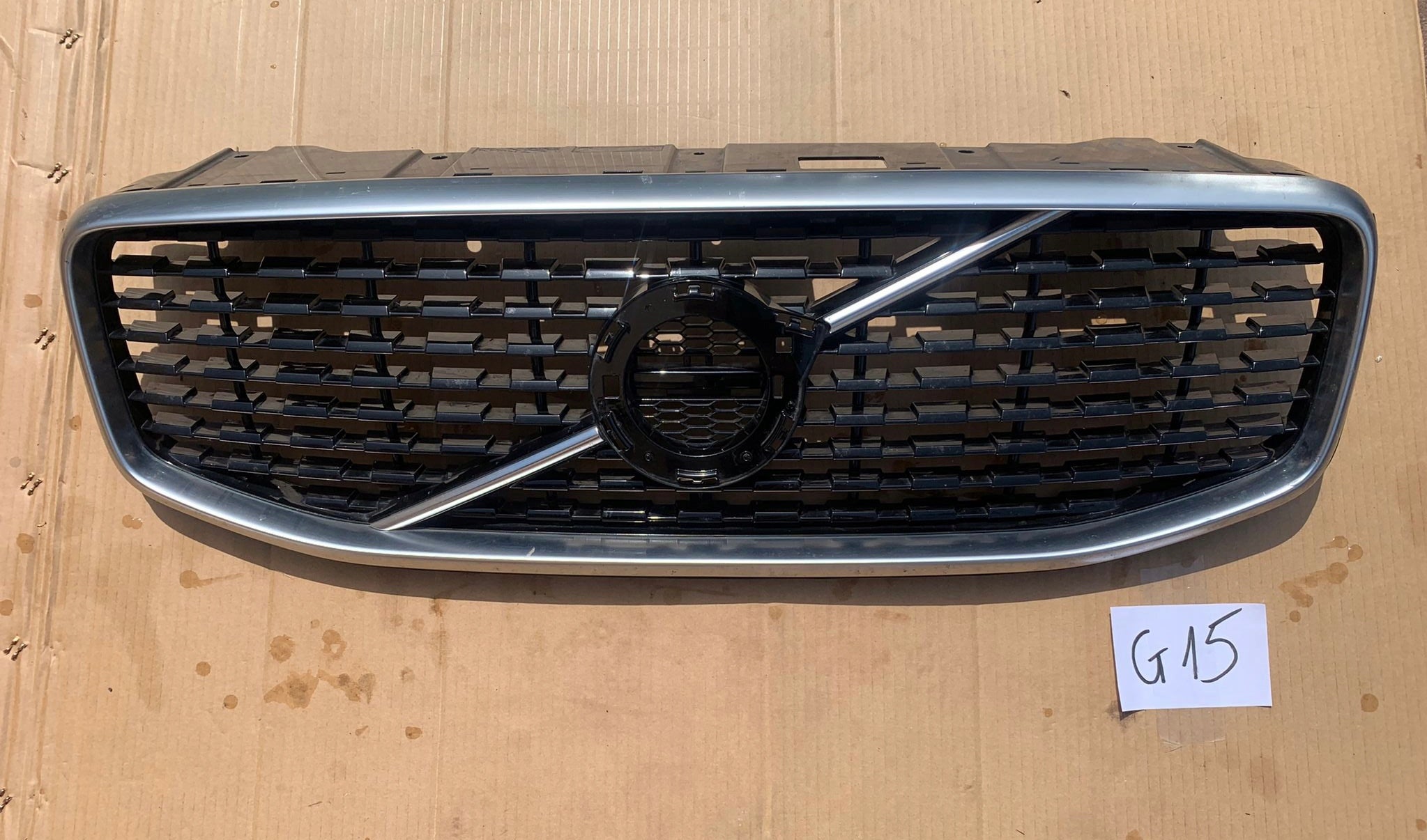  Kühlergrill Volvo XC60 II FRONTGRILL Kühlergitter product image